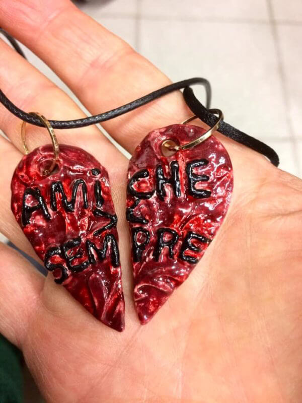 "Affetto per sempre tra amiche" in ceramica