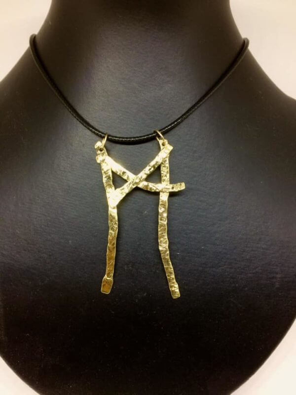 Runa Mannaz in ottone martellato...Amorevolmente pero'. - immagine 2