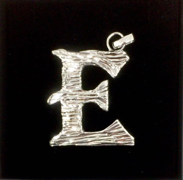 Portachiavi elegante, a richiesta qualsiasi lettera, cm.5xcm.4 - immagine 2