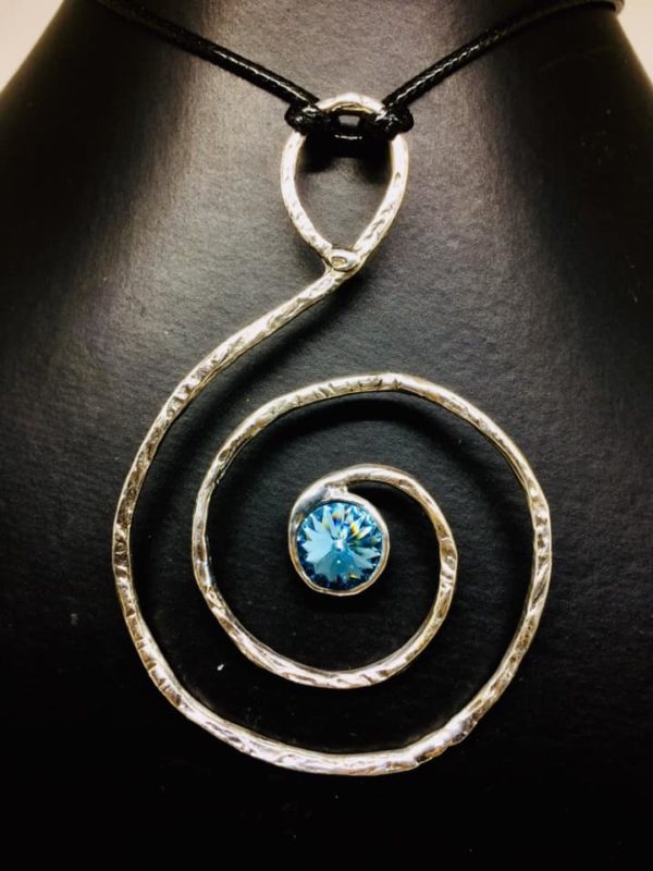 Spirale in Argento925 martellata...Amorevolmente pero'...e cristallo Swarovski