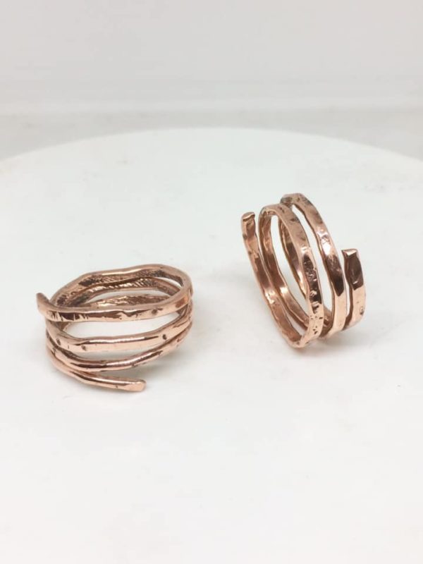 Anello  in rame martellato - immagine 2
