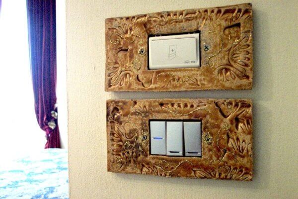 COPRIPRESE IN CERAMICA DI FRONTE ALLA CASA DI GIULIETTA - immagine 5