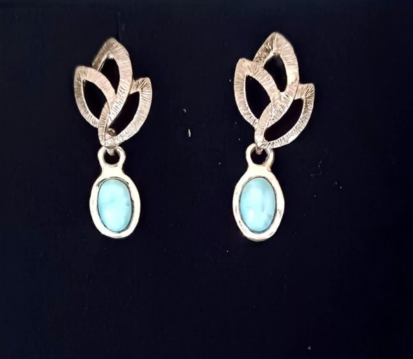 Orecchini a perno in Argento 925 e pietra Larimar
