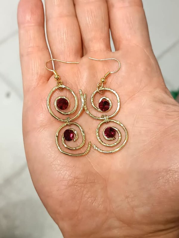 Orecchini in ottone martellati di brutto...amorevolmente pero'... - immagine 8