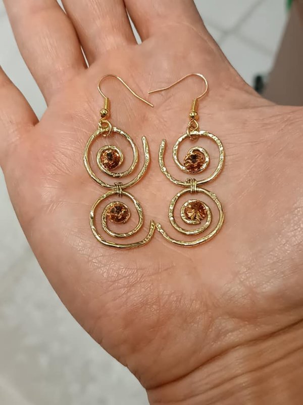 Orecchini in ottone martellati di brutto...amorevolmente pero'... - immagine 7