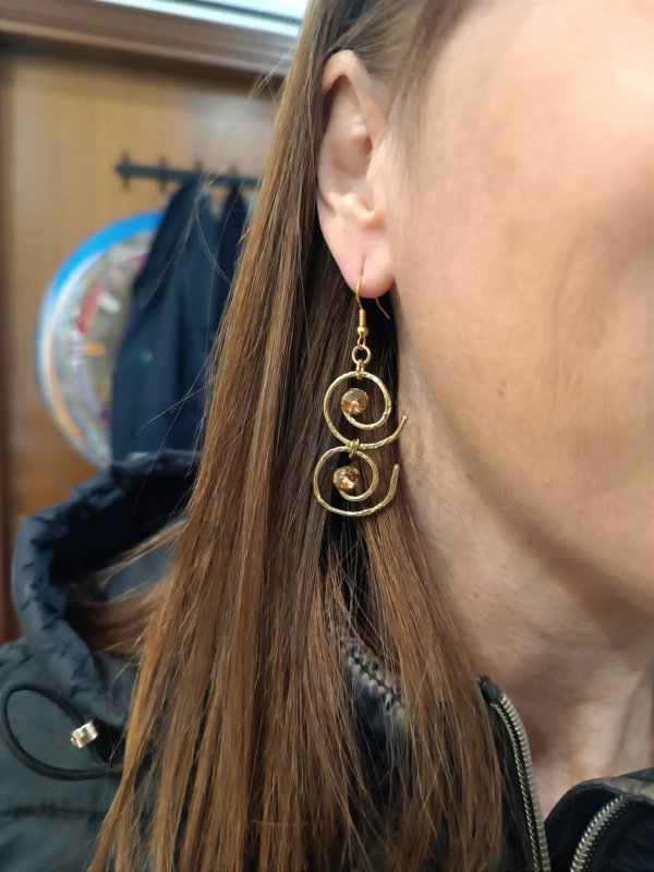 Orecchini in ottone martellati di brutto...amorevolmente pero'... - immagine 4