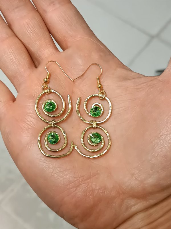 Orecchini in ottone martellati di brutto...amorevolmente pero'... - immagine 3