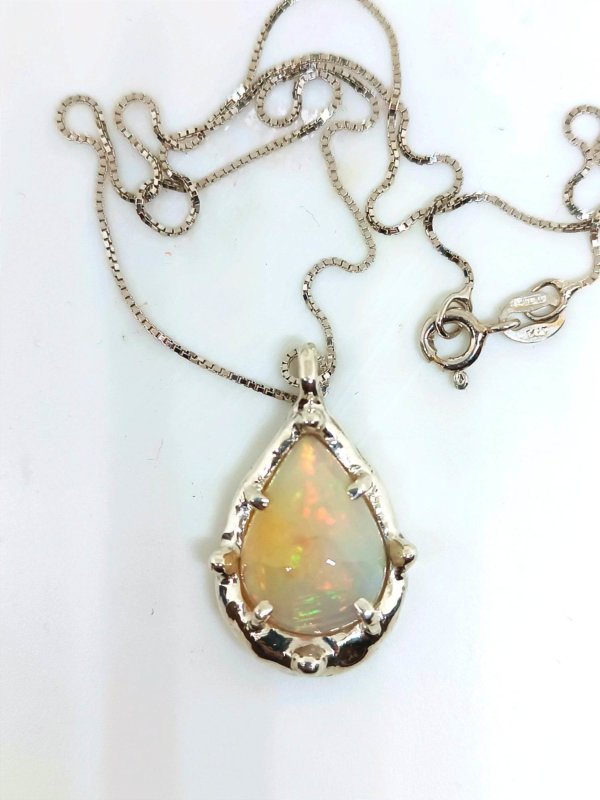 Collana in Argento 925 e Opale