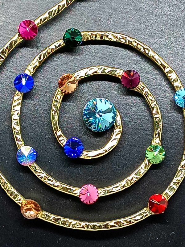 Spirale in ottone e Swarovski - immagine 3