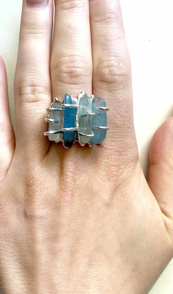 Anello in Argento 925 e Acquamarina, si realizza a richiesta.