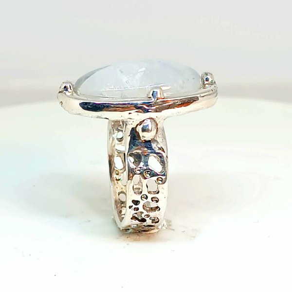 Anello in Argento 925 e labradorite bianca - immagine 2