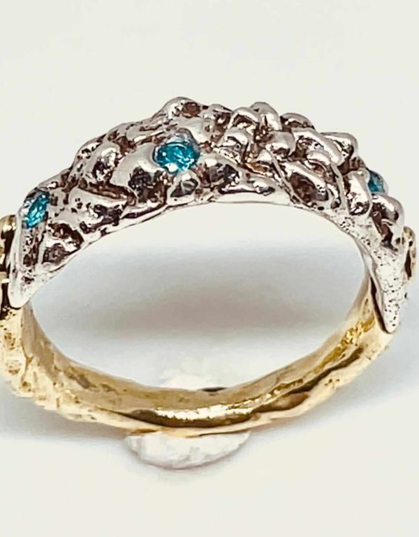 Anello in Argento925 ottone e cristalli ottenuto con la tecnica della fusione con la sabbia, realizzo corsi di una giornata per impararla, te ne andrai con un anello fatto da te! Chiedi info... - immagine 10
