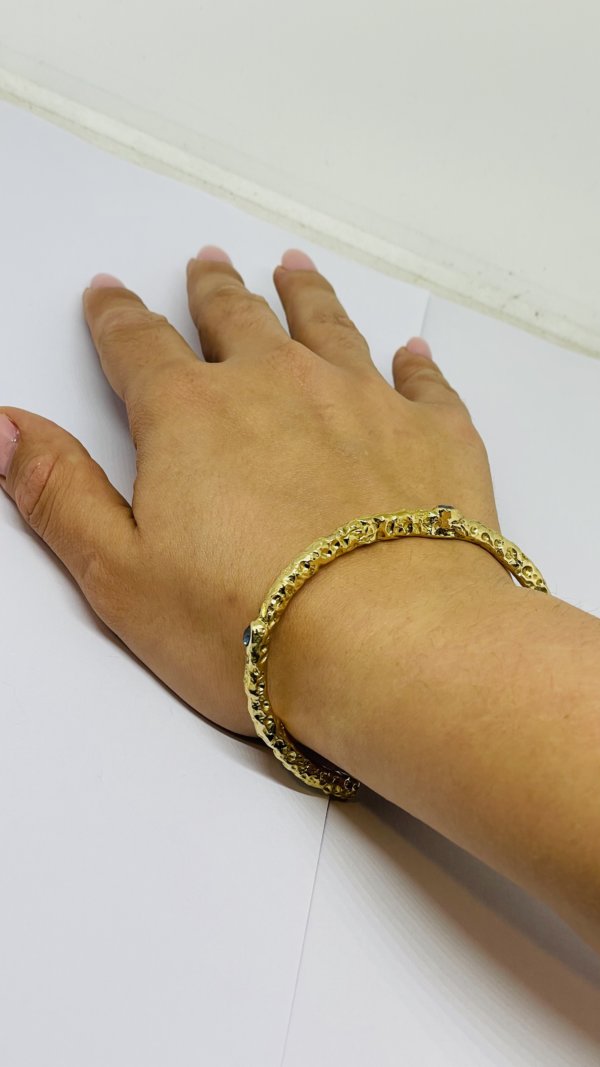 Bracciale in ottone e zirconia cubica, realizzato con la tecnica della sabbia - immagine 8