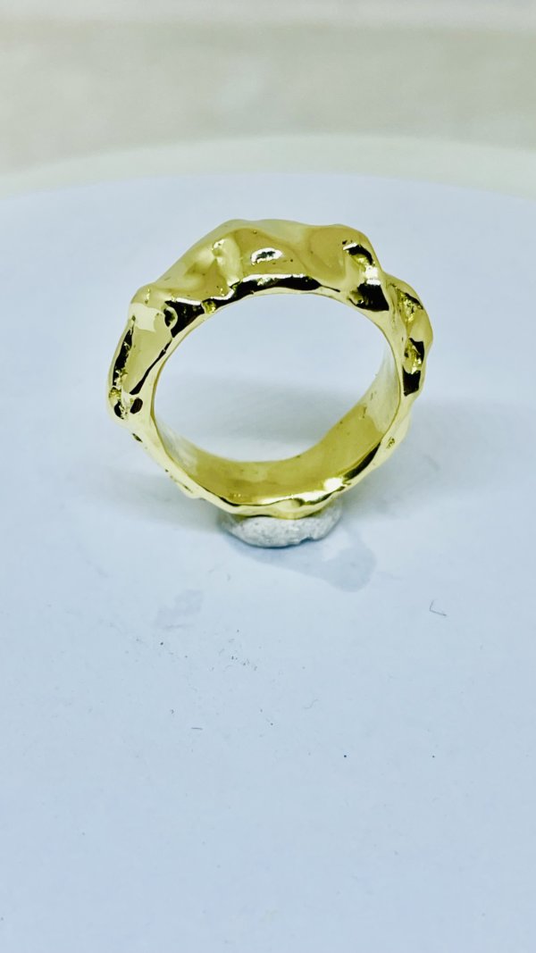 Anello in ottone ottenuto con la fusione nella sabbia - immagine 2