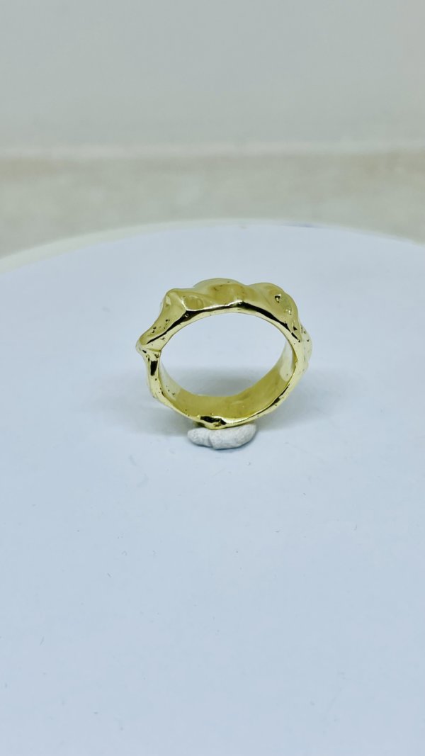 Anello in ottone ottenuto con la fusione nella sabbia - immagine 4