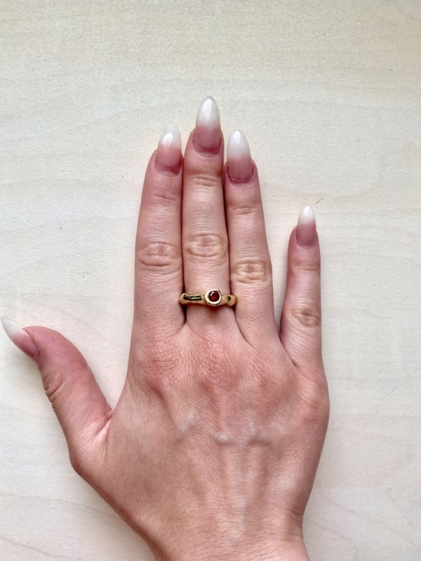 Anello in ottone e zirconia cubica rossa, a richiesta altri colori. - immagine 6