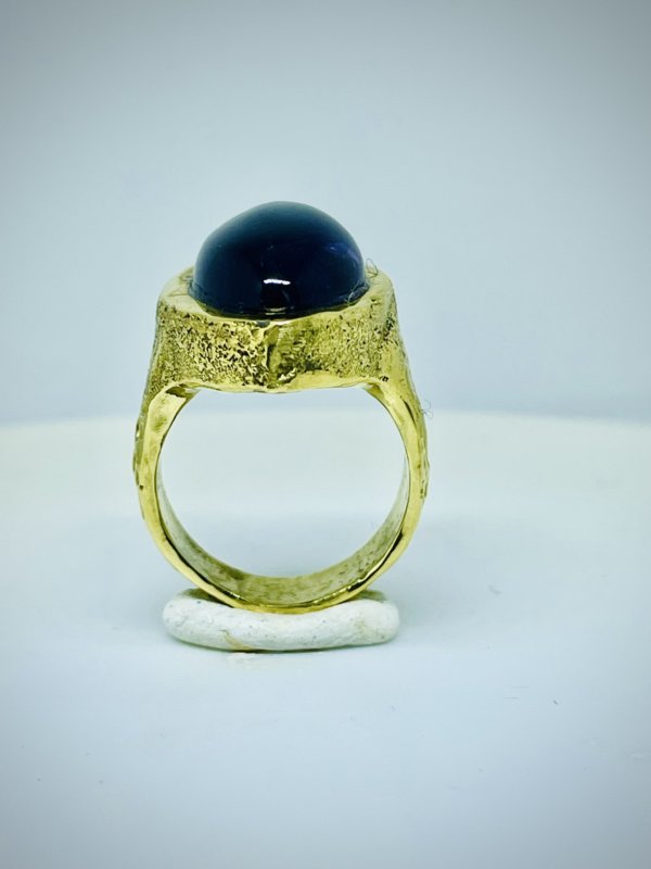 Anello in ottone e ametista, realizzato con la tecnica della fusione con la sabbia misura 11 - immagine 4