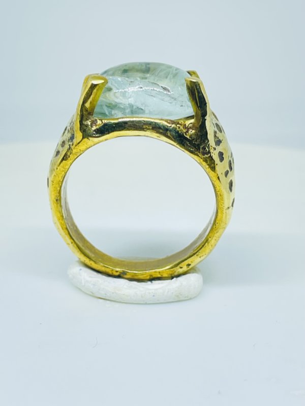 Anello in ottone e acquamarina realizzato con la tecnica della sabbia misura 15.5 a richiesta altre misure - immagine 2