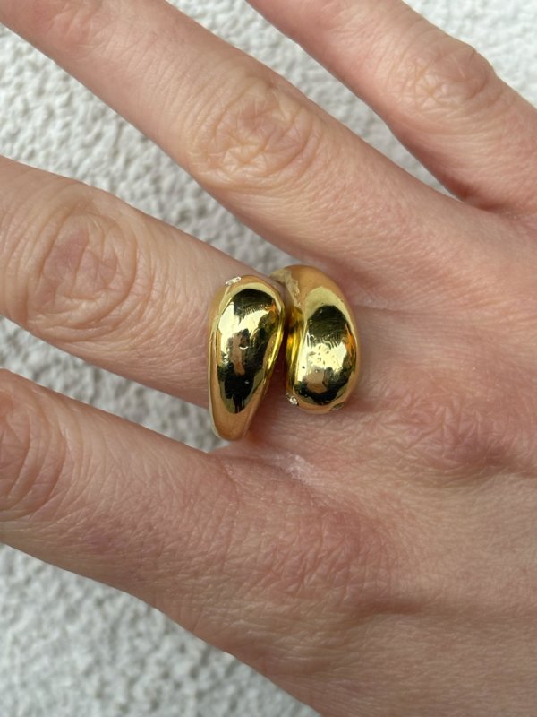 Anello in ottone e zirconia cubica, realizzato con la tecnica della fusione con la sabbia colori e misura a richiesta - immagine 2